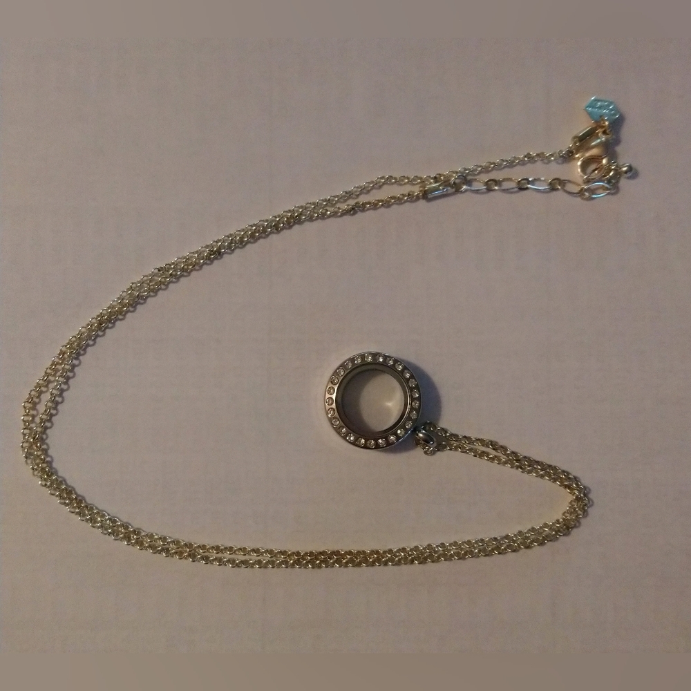 Origami Owl Pendant and Chain
